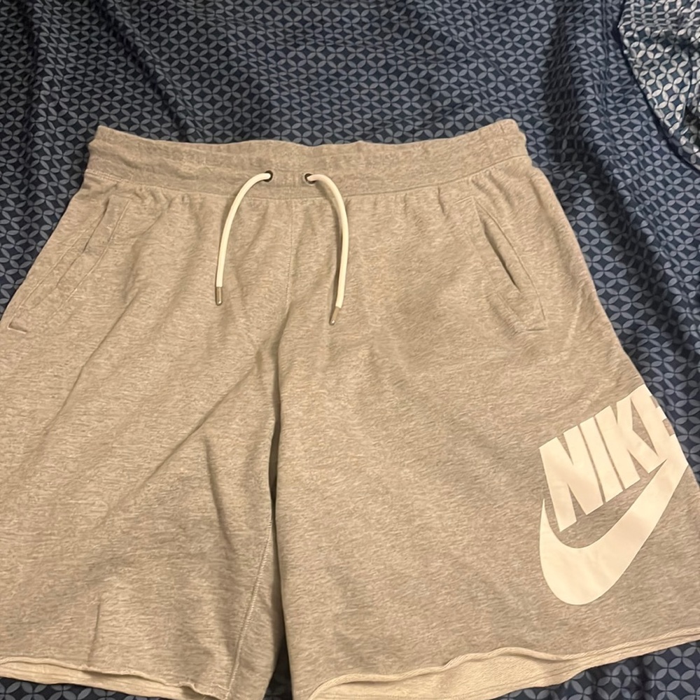 Nike grey shorts. Size xl in mens